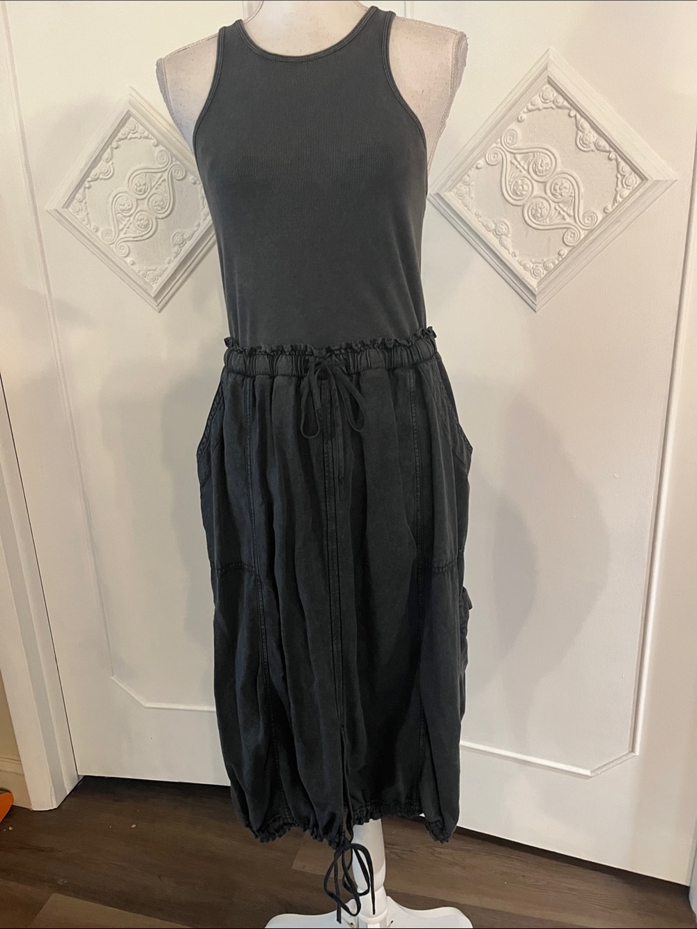 Daily Practice Sleeveless Midi Dress with Drawstring Waist